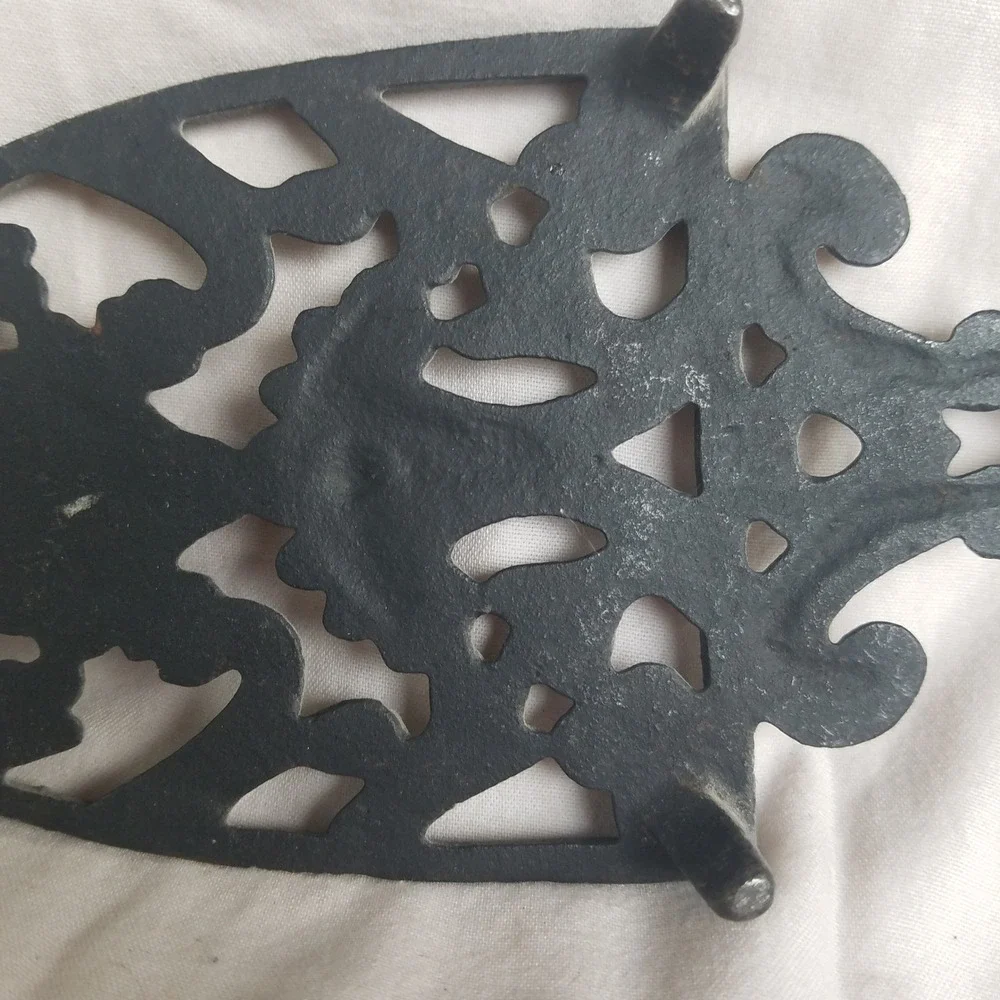 Cast Iron Trivet Ornate Floral Design Vintage‎ Style Decorative Kitchenware